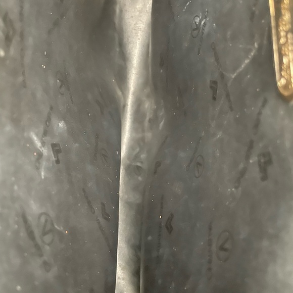 SOLD ‼️Vintage Valentino Clutch - Picture 10 of 14